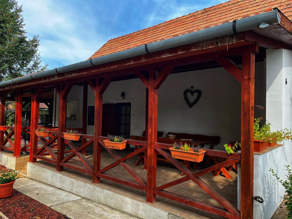 Poettyoesotthon Vendeghaz Lägenhet Tiszabábolna Exteriör bild